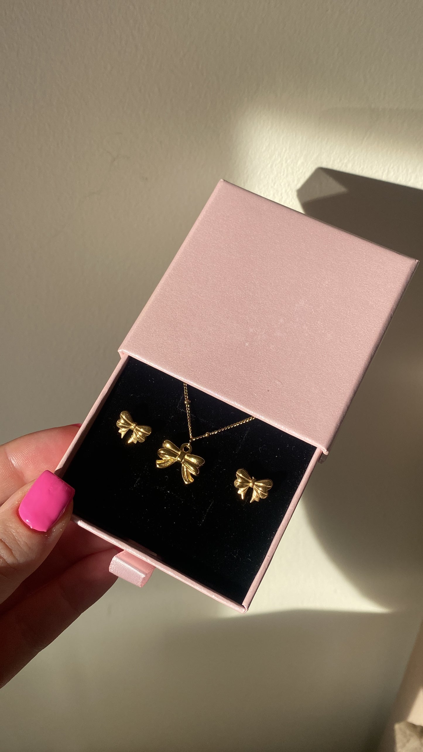 Earrings & Necklace Bow Set