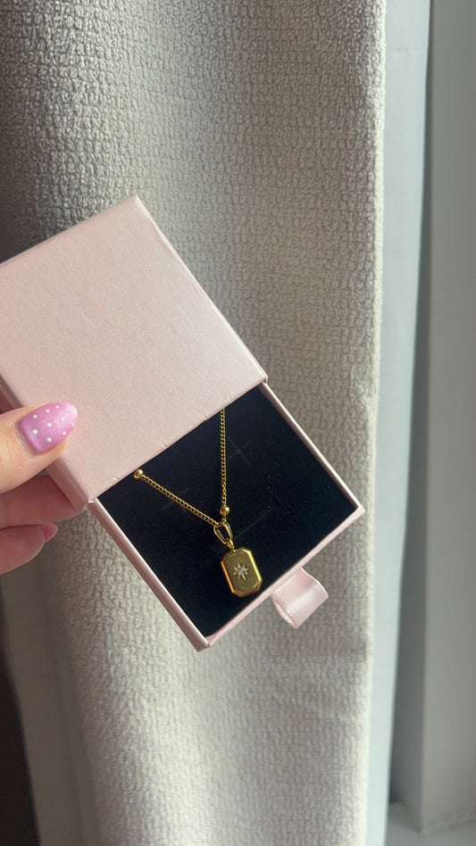 Gold star chain