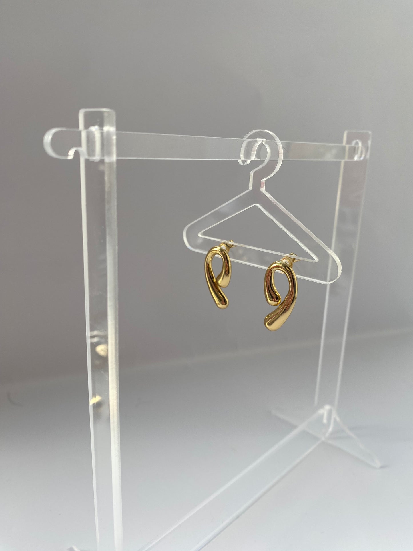 Gold Curve Hoops