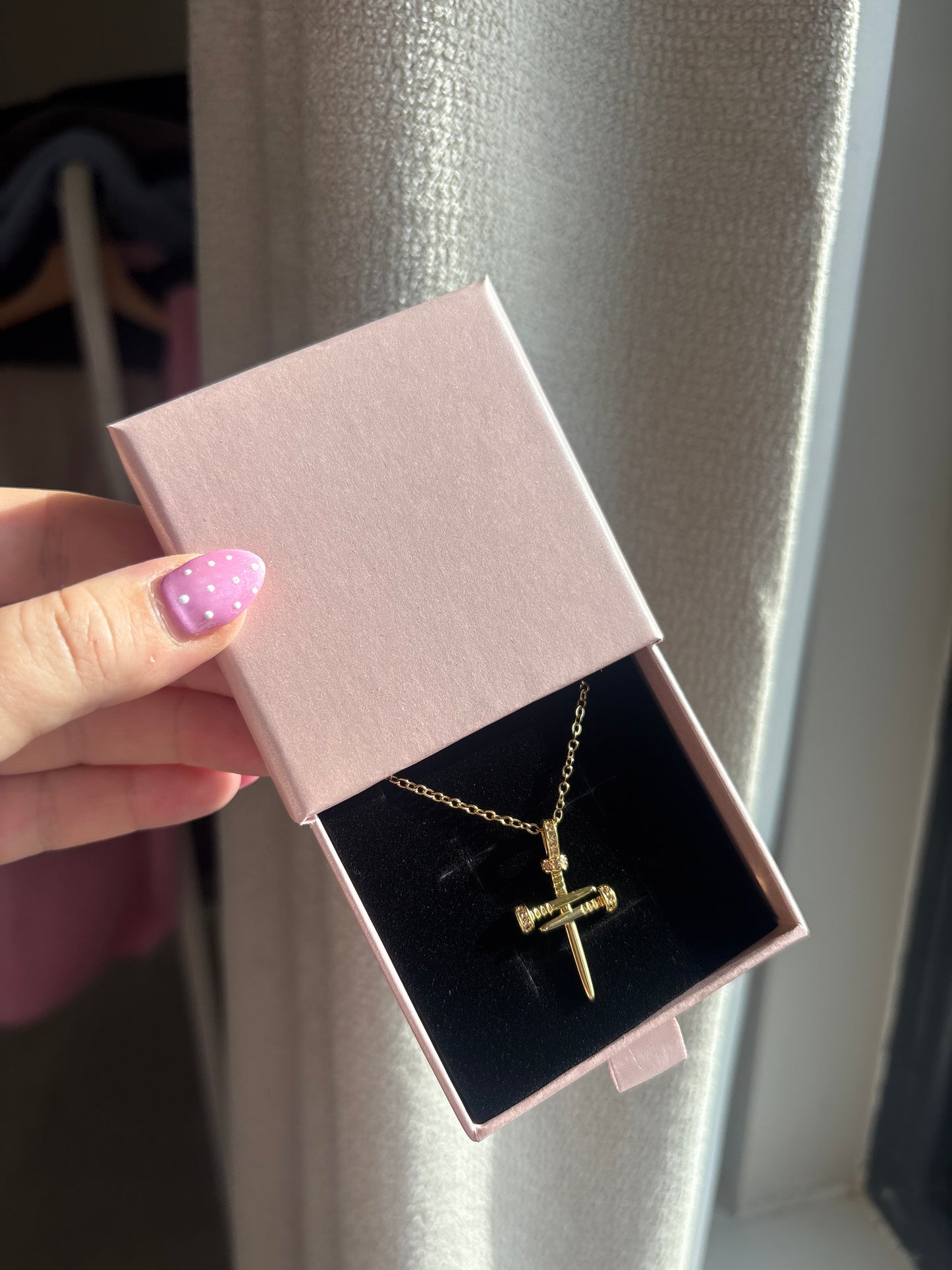 Nail cross chain