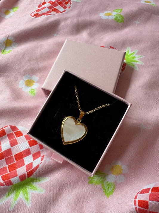 White heart necklace