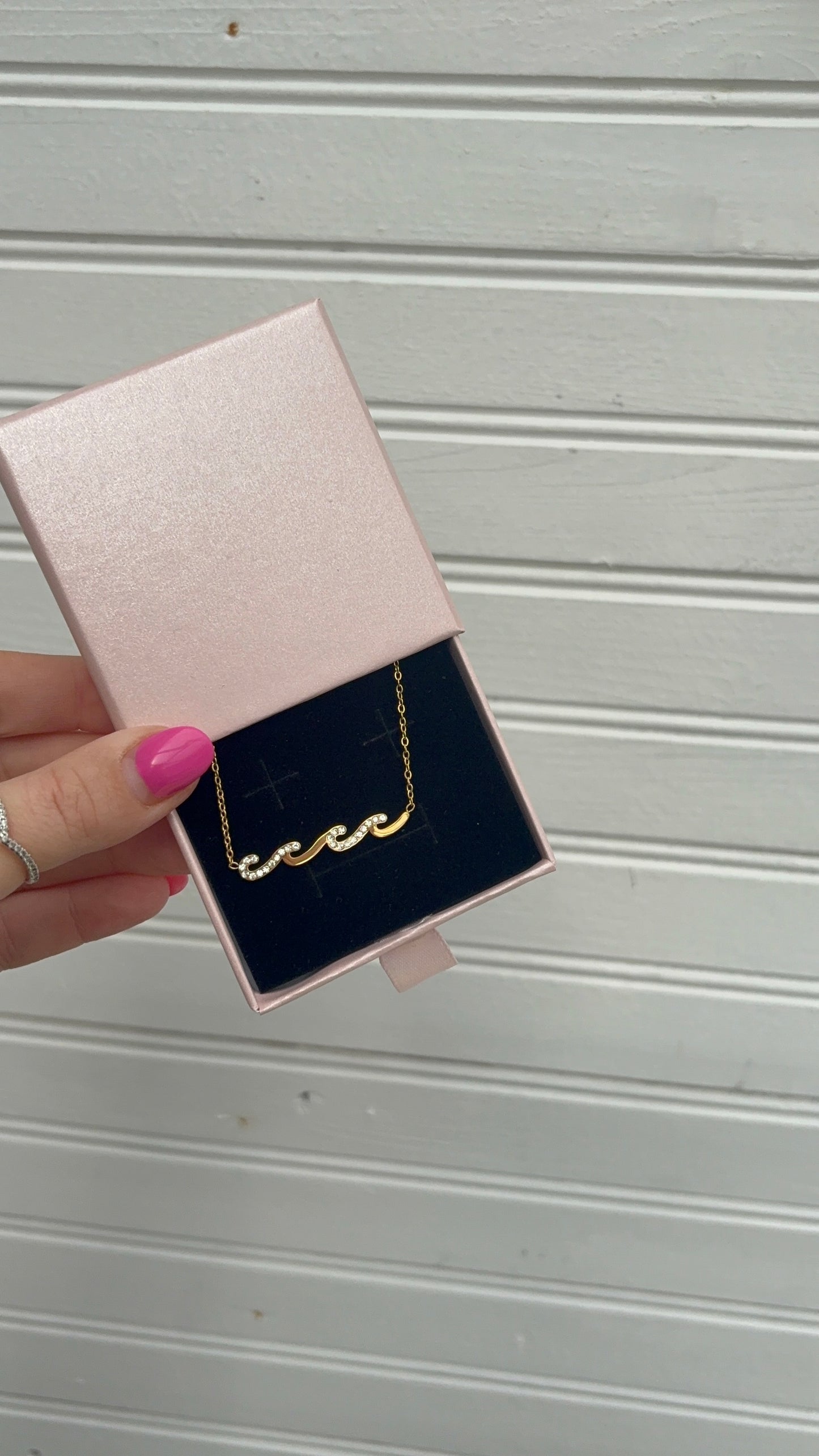 Wave necklace