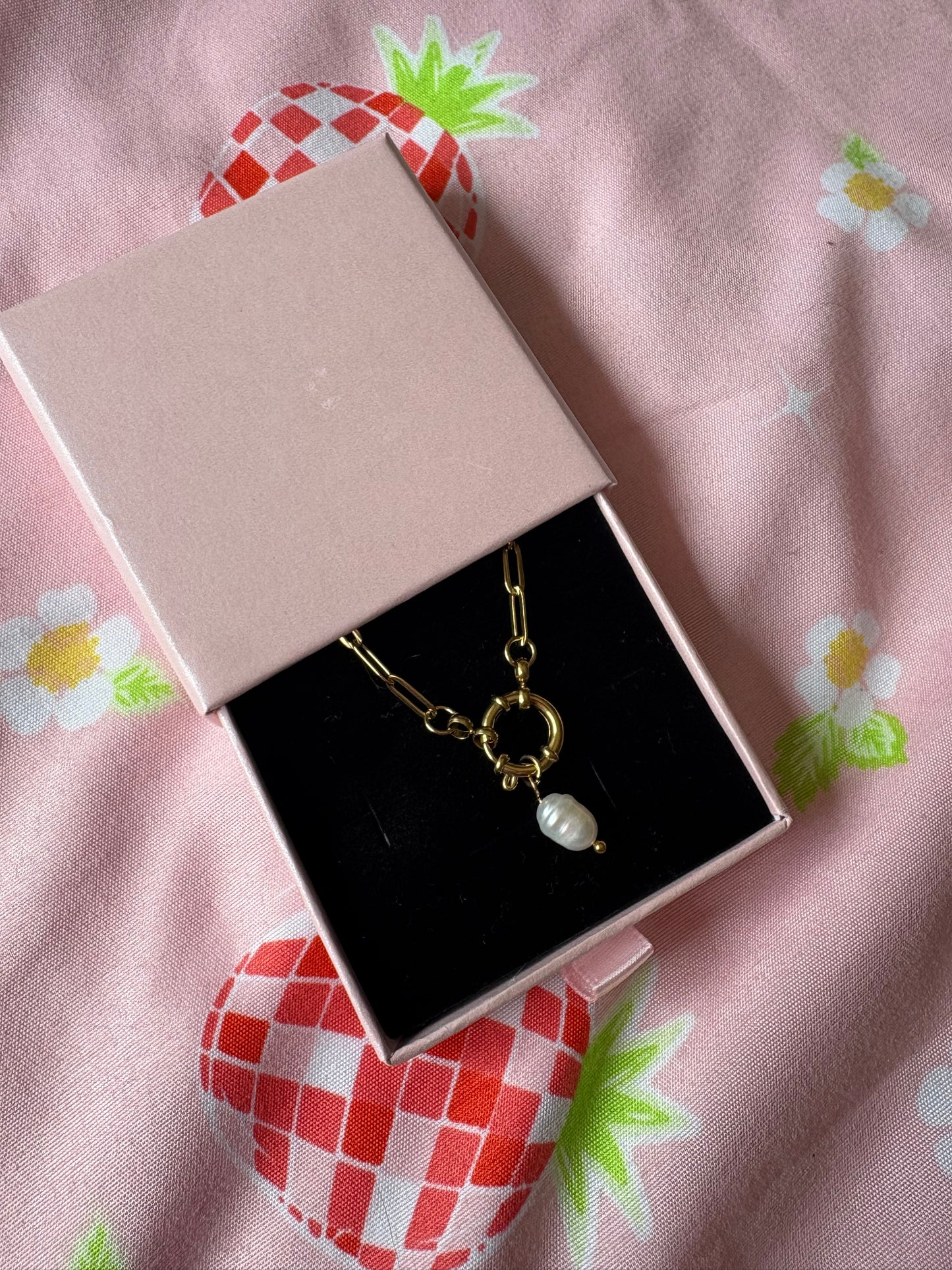 Gold Pearl necklace