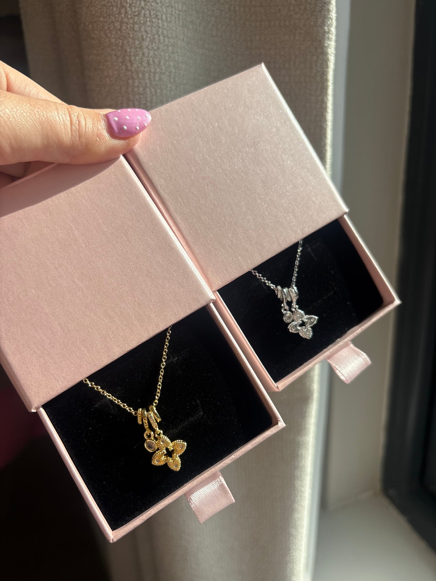 3 piece clover chain