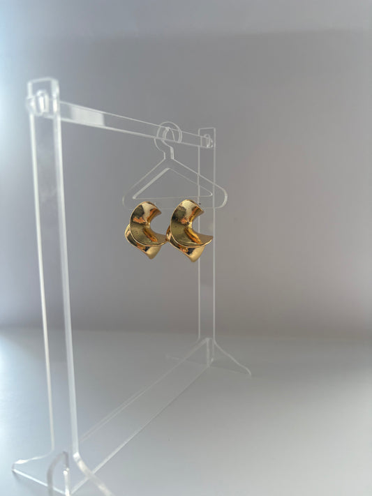 Gold swirl earrings