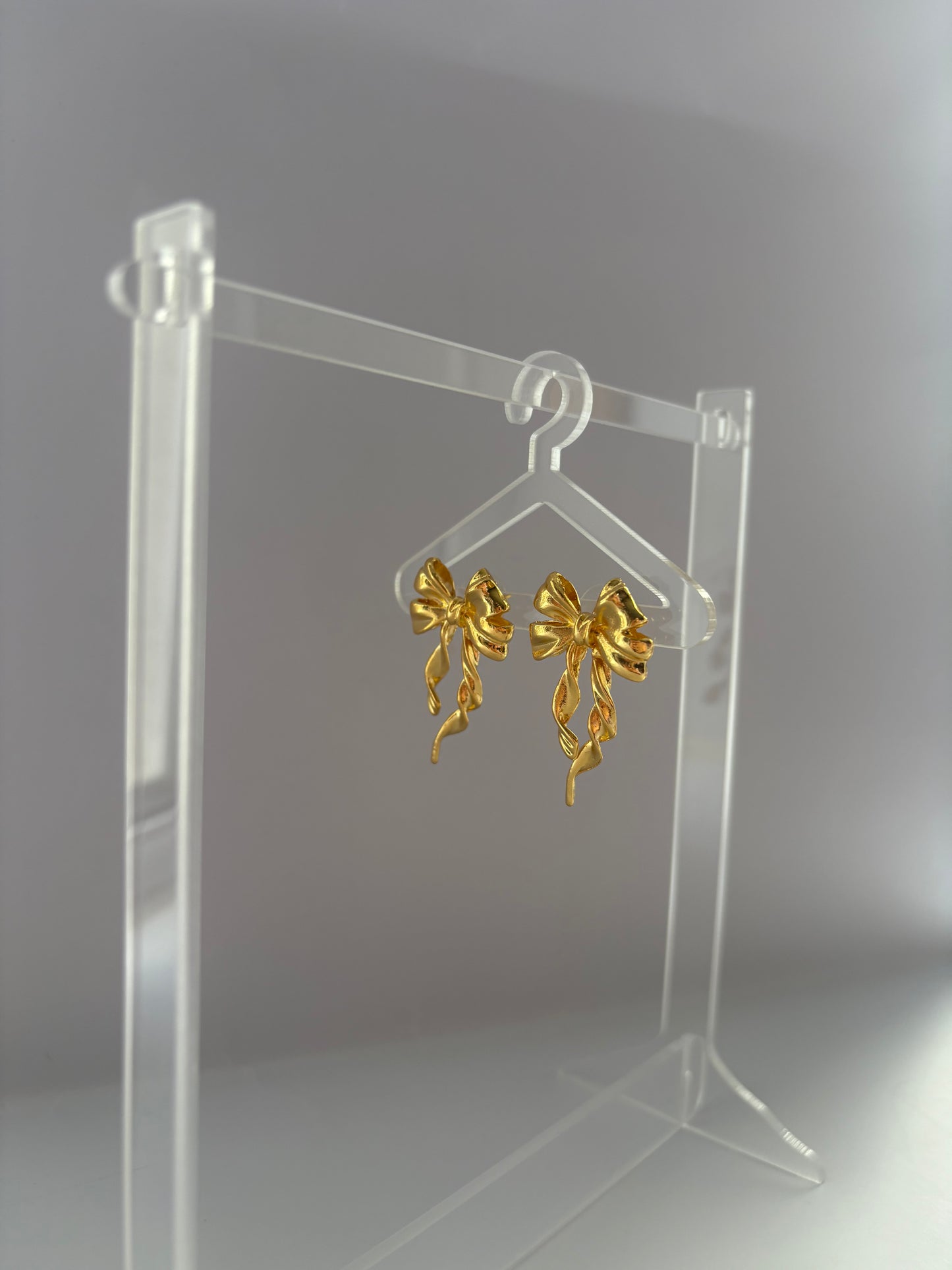 Gold bow earrings