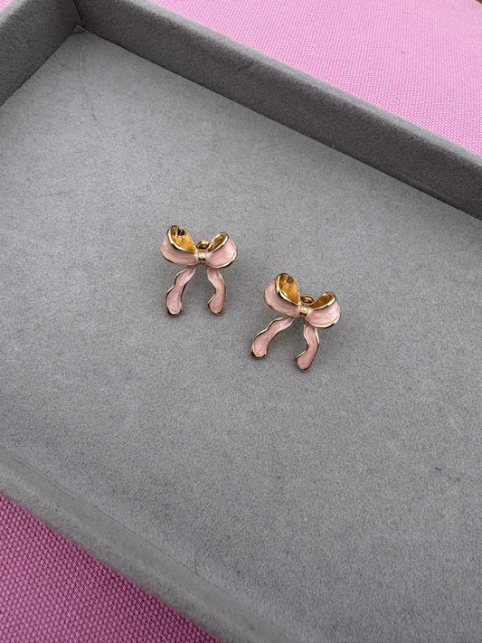 Pink bow earring