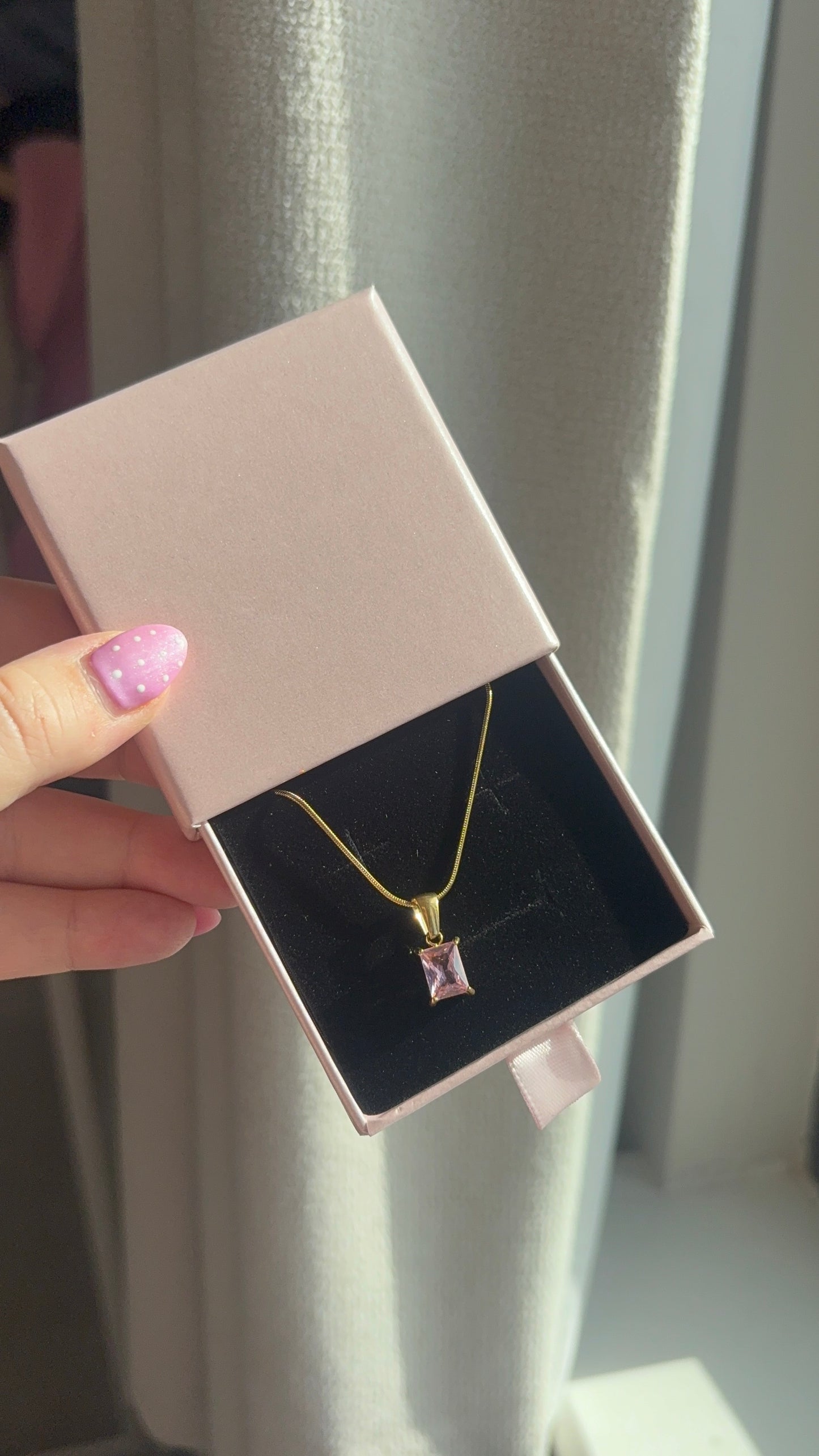 Pink square chain