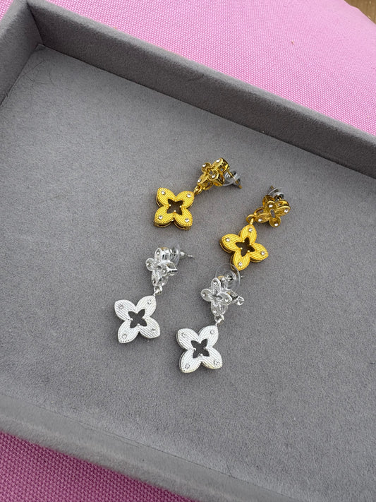 Clover dropped earrings