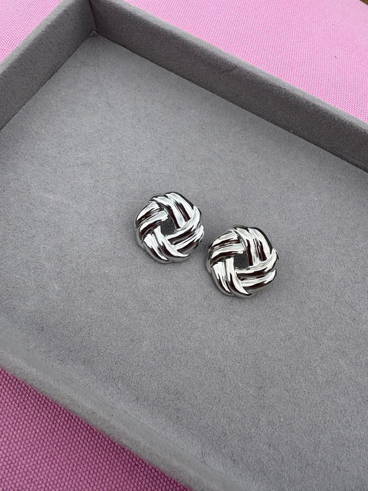 Circle stripe studs