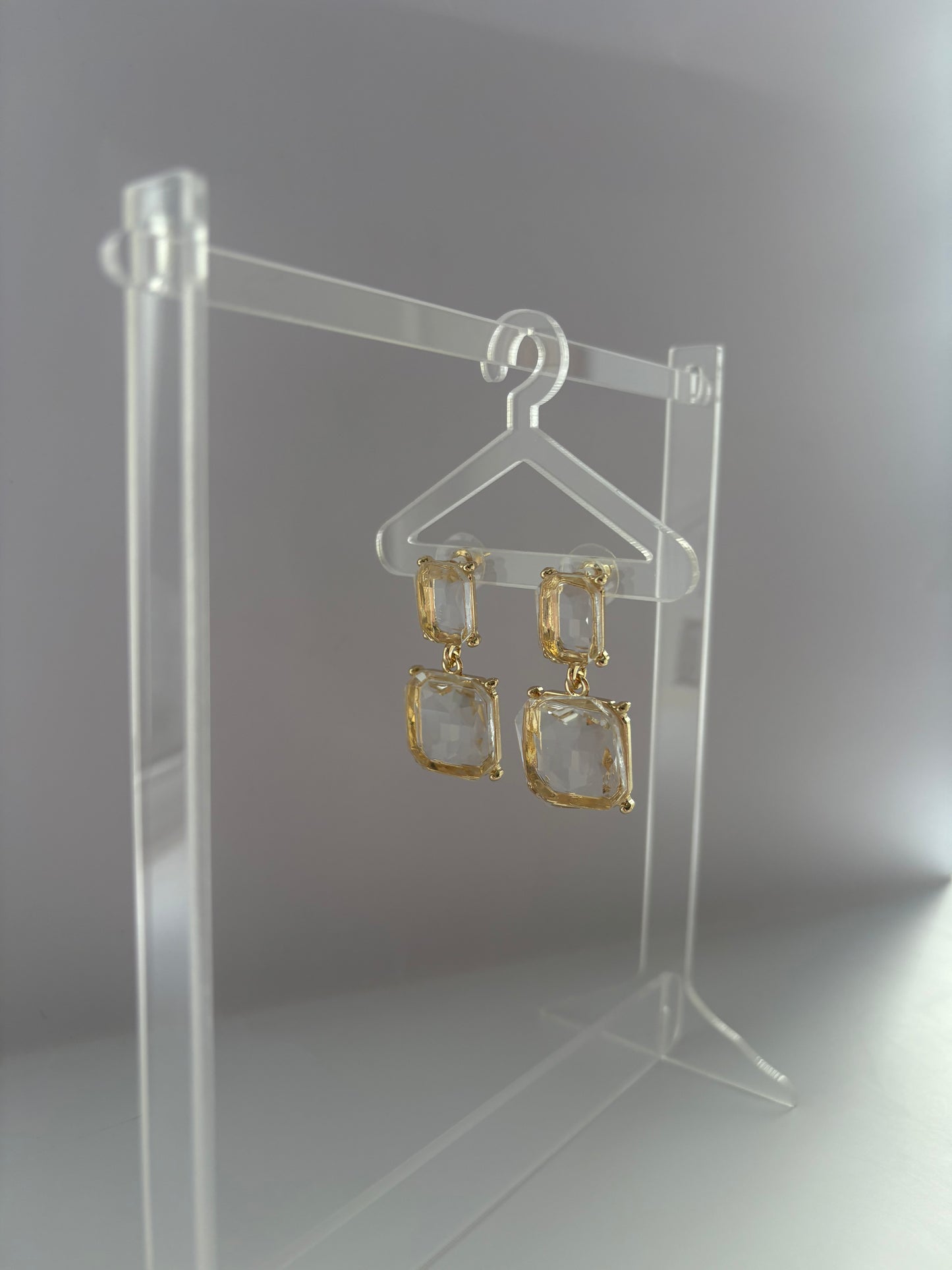 Square dropped earrings