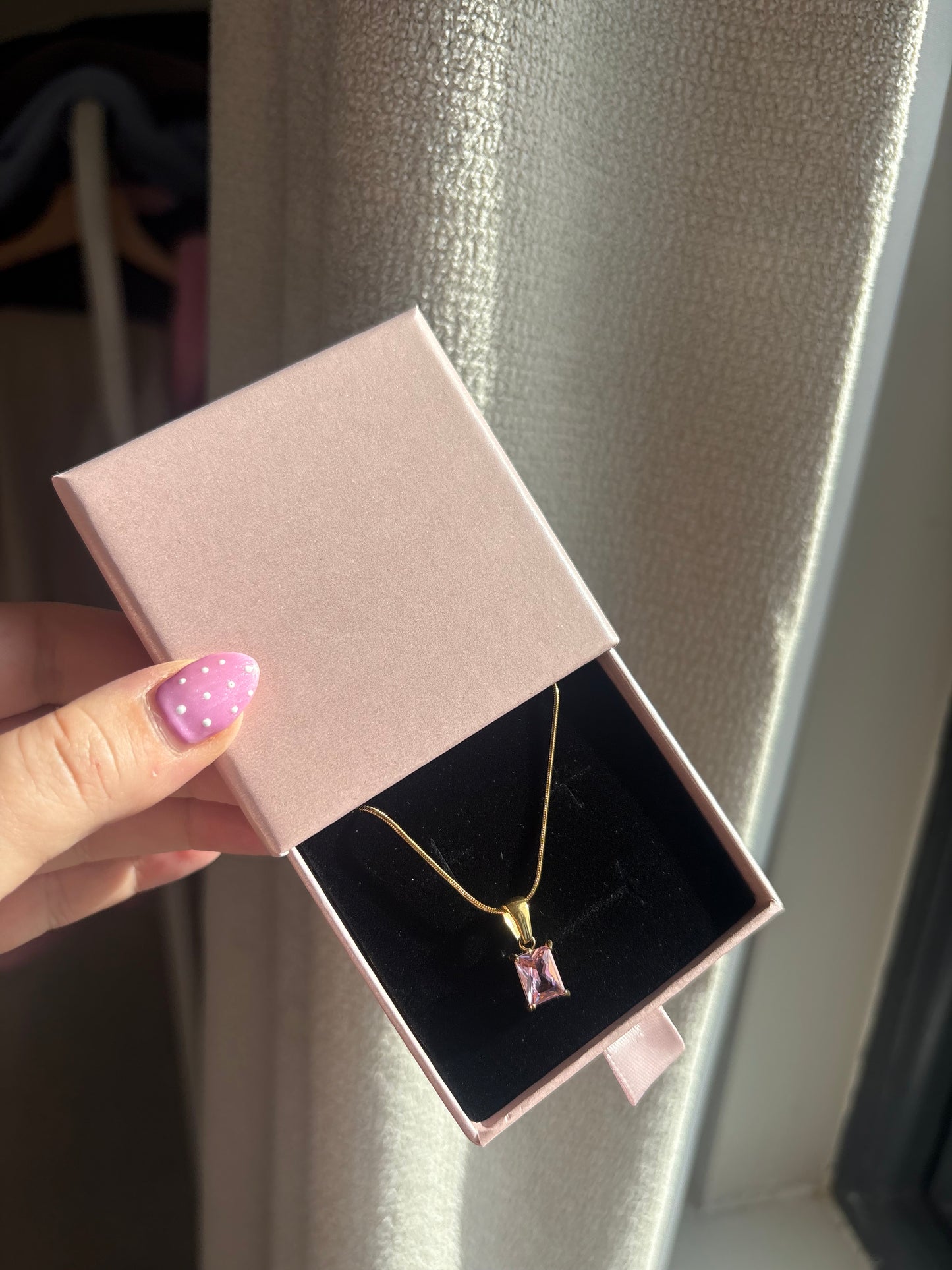 Pink square chain