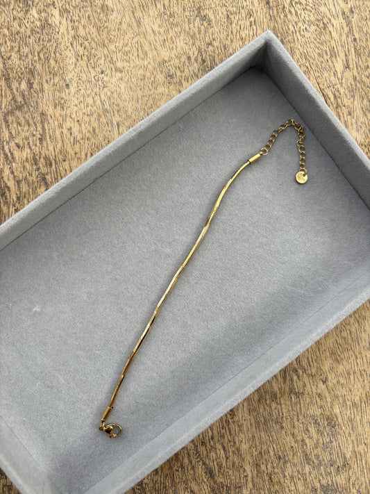 Plain gold bracelet